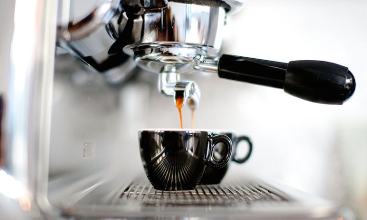 Rekomendasi Mesin Kopi untuk Cafe Kecil, Harga Terjangkau! - Aman Kuba